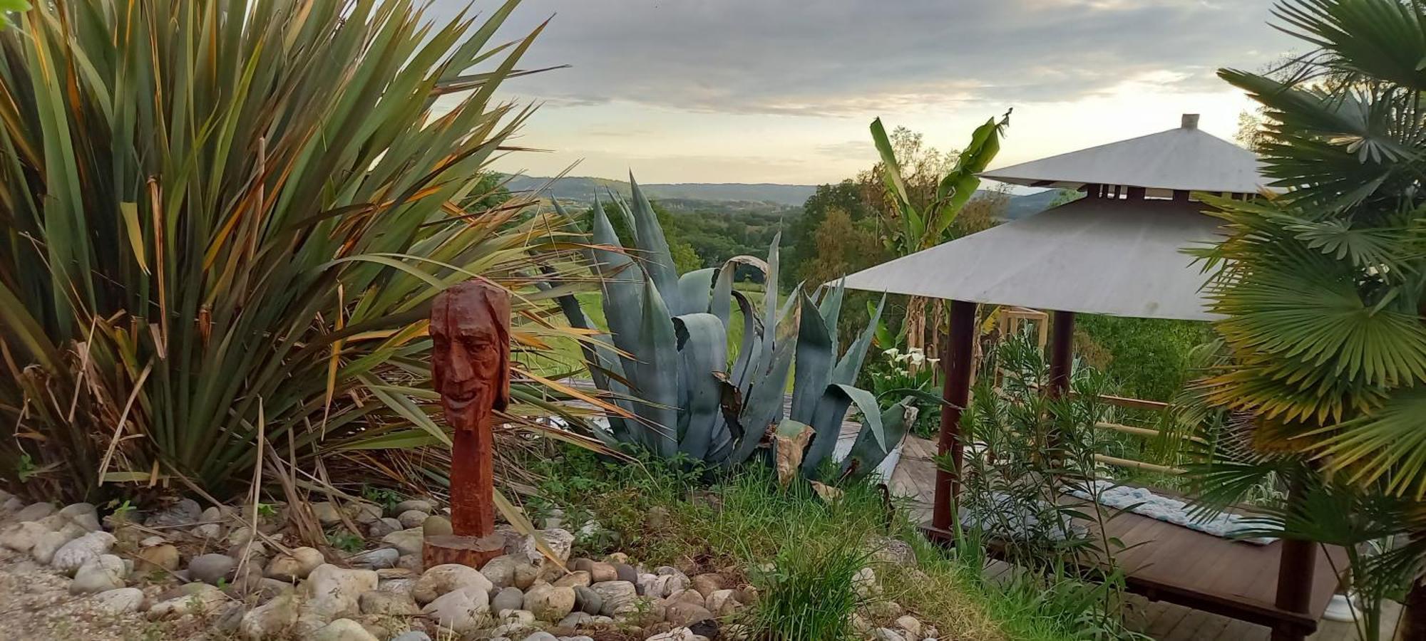Un Parfum De Thailande, Ressourcement Et Massages Curemonte ภายนอก รูปภาพ